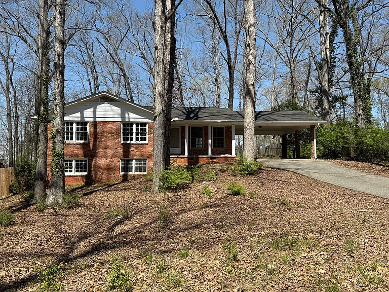 101 College Cir — Photo 15