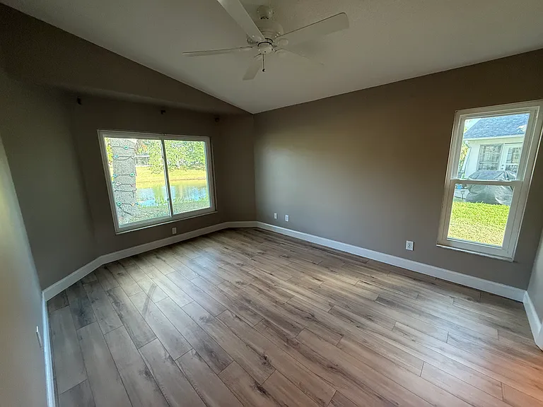 2700 Alicia Ln — Photo 4