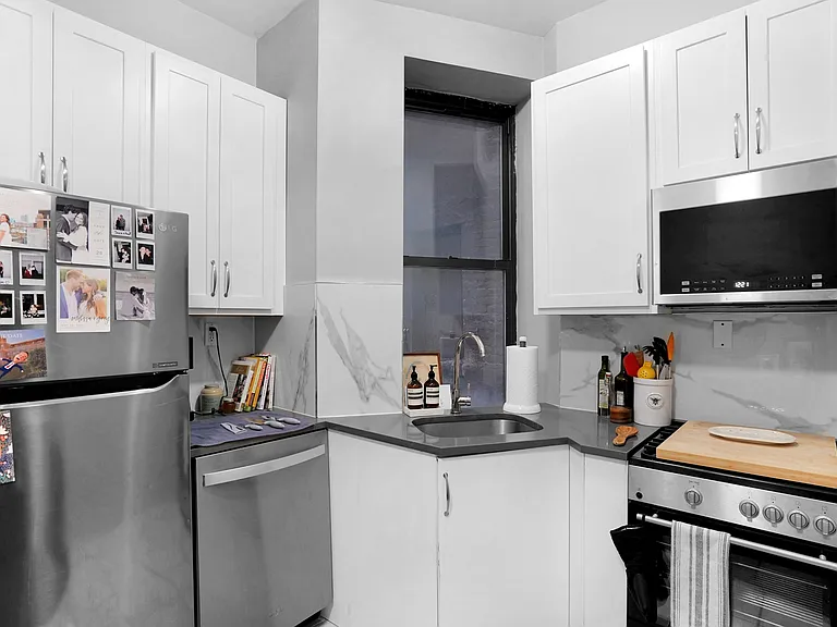 424 E 75th St #1C — Photo 3