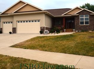 720 Bergamot Ln, Solon, IA 52333