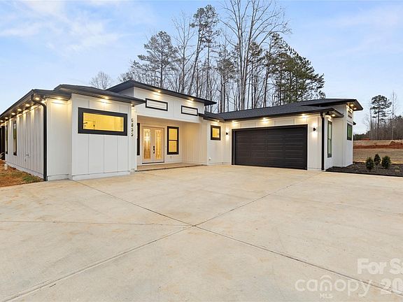 2nd image of 6855 Union Rd