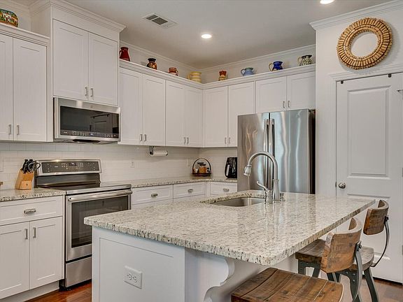 4th image of 234 Caroleton Drive