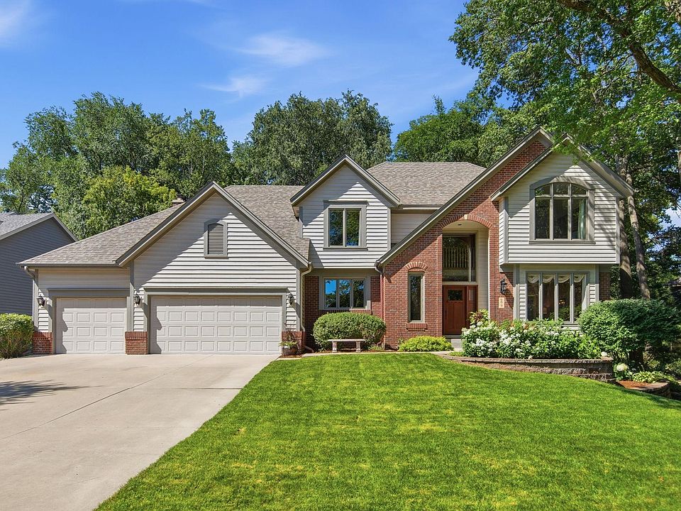 1st image of 699 Bridle Ridge Rd
