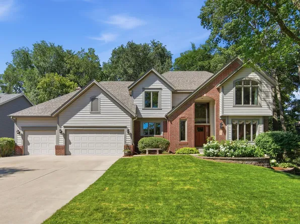 699 Bridle Ridge Rd, Eagan, MN 55123