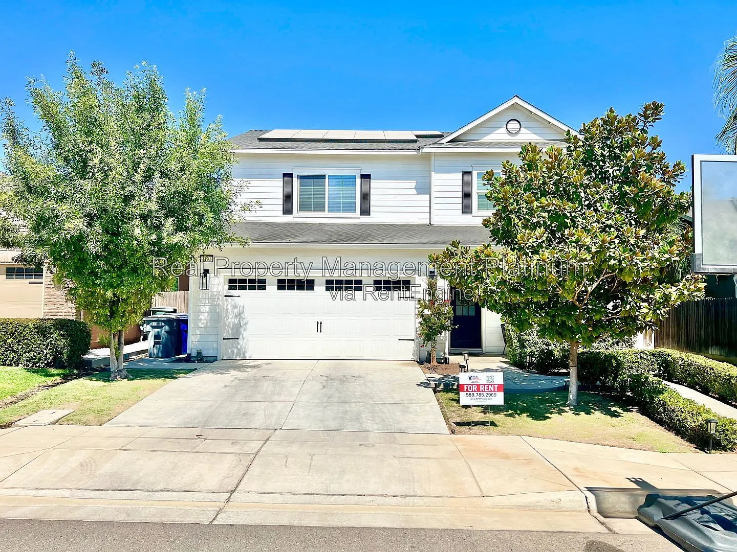 4 bed, 2.5 bath, 2022 sqft, $2,695 — Photo 2