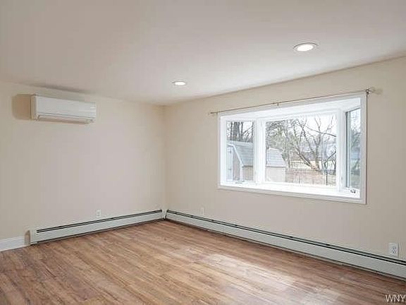 4th image of 5031 Roseview Ave
