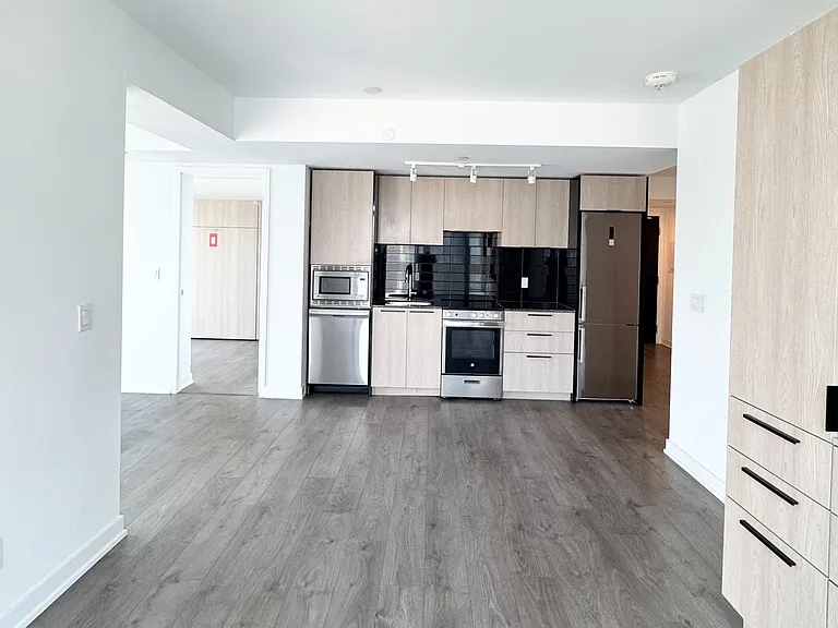 501 Yonge St #1905 — Photo 17