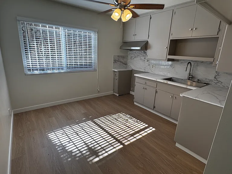 Kitchen. All new appliances.