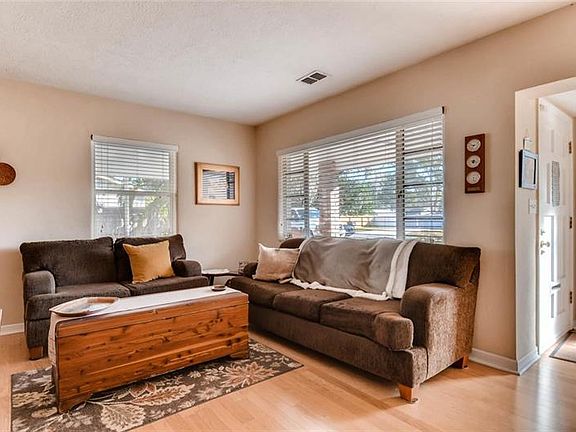 2nd image of 710 Warwick Pl