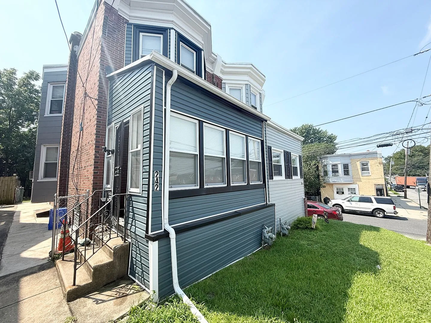 Charming 3-Bedroom Home in Collingdale! Available NOW! — Photo 2