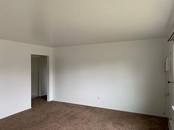 2nd image of 10114 Erie Pl #Up