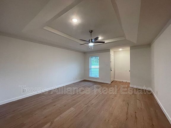 3rd image of 1153 Landsdale Ln