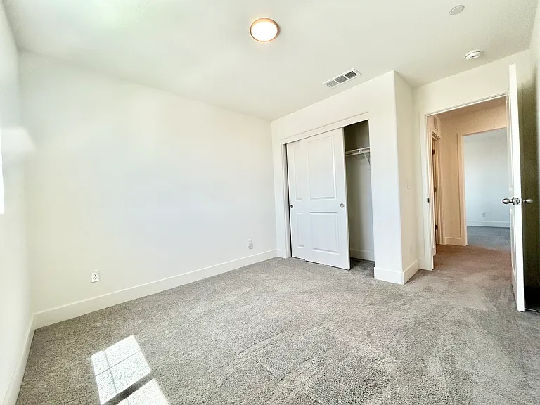15581 Kellogg Creek Ct — Photo 16