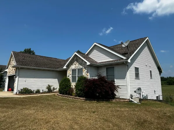 27382 Birmingham Ct, Paw Paw, MI 49079