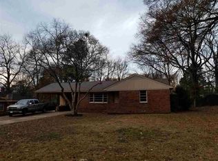 2795 W Lake Shore Dr, Memphis, TN 38127