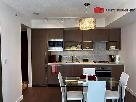 4th image of 68 Smithe St #Penthouse 2010