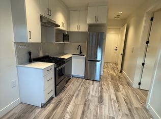 5750 Athlone St, Vancouver, BC V6M 3A2