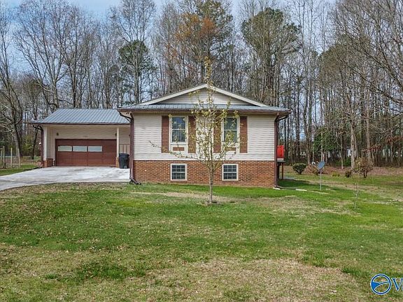 2nd image of 1306 Oakhill Dr NE