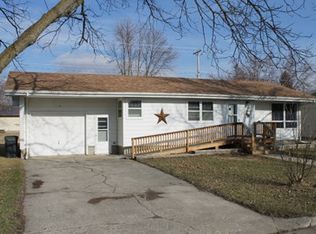 105 S Harms St, George, IA 51237