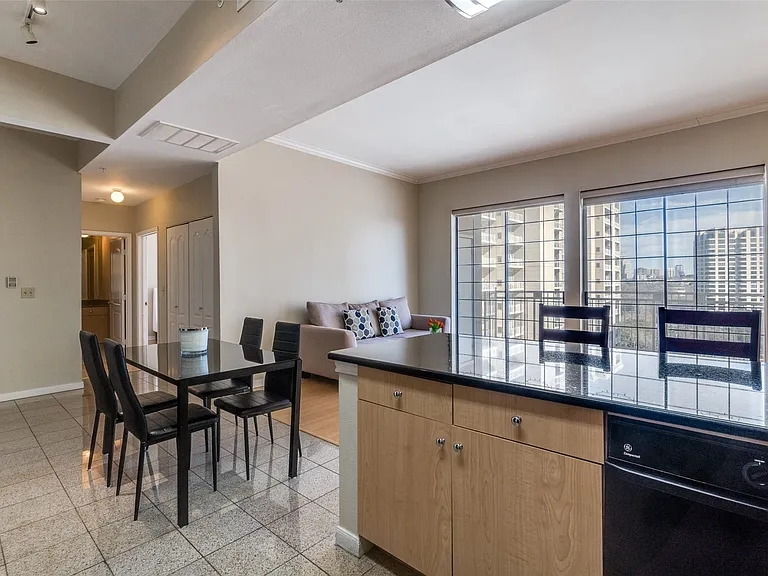 3225 Turtle Creek Blvd #1017 — Photo 5
