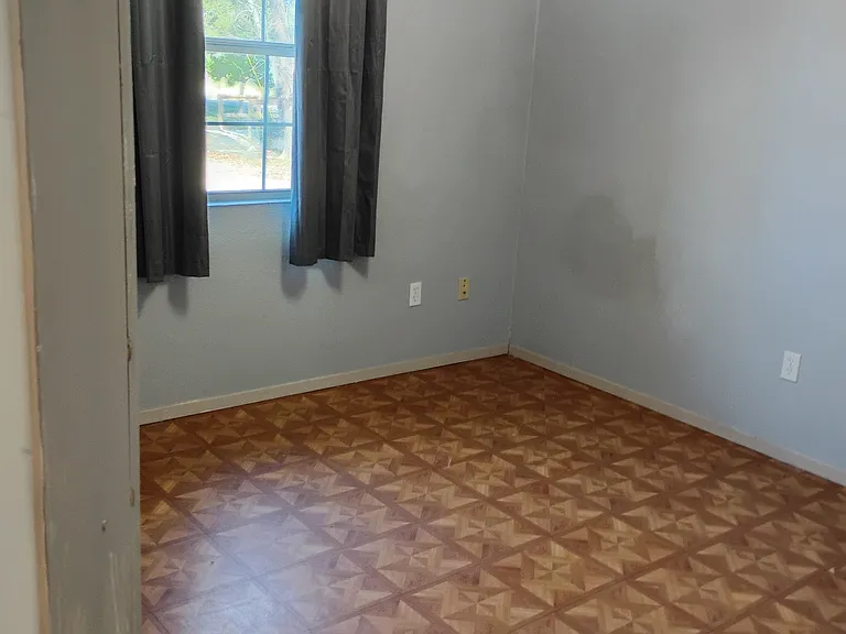 308 E Pecan St — Photo 11