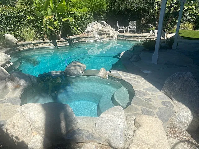 4 bed, 2.5 bath, 2494 sqft, $5,300 — Photo 2