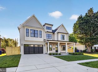 8722 Ewing Dr, Bethesda, MD 20817