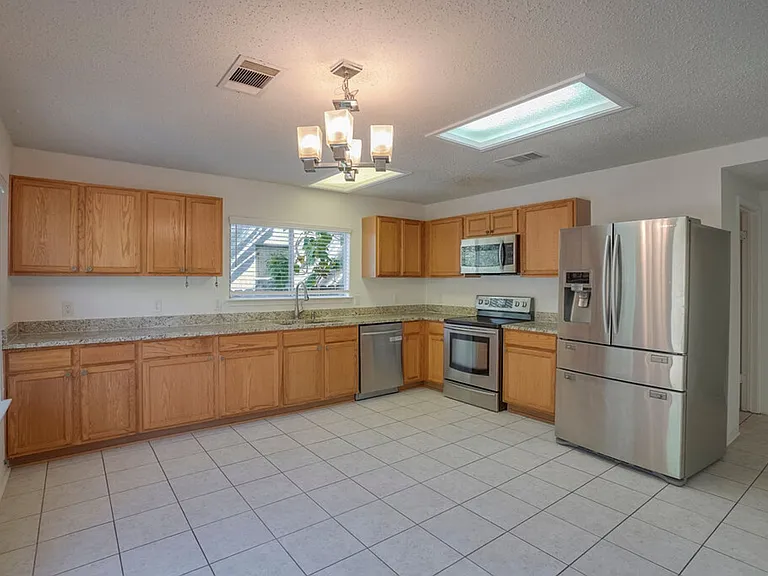 2602 Stapleford Dr — Photo 6