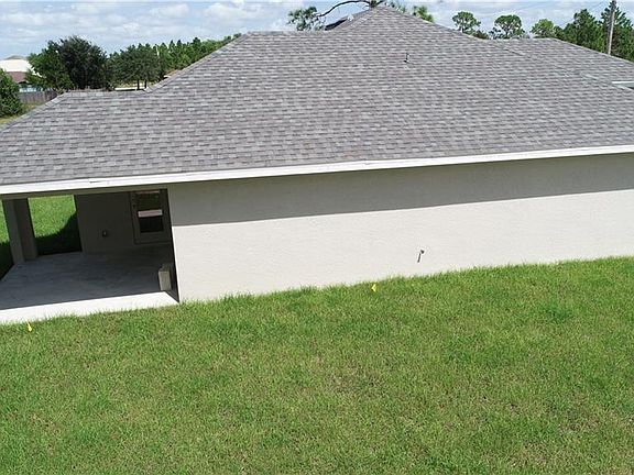 3rd image of 3106 Chiquita Blvd N