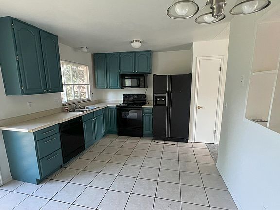 Eat In Kitchen with Pantry