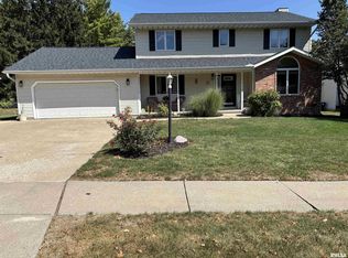 801 Firethorn Dr, Washington, IL
