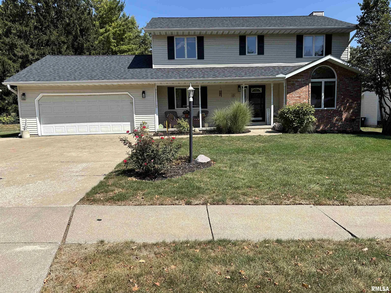 801 Firethorn Dr photo 1