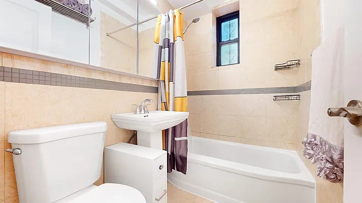 Sold by Bizzarro Agency | media 11