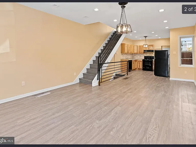 3045 N Carlisle St — Photo 2