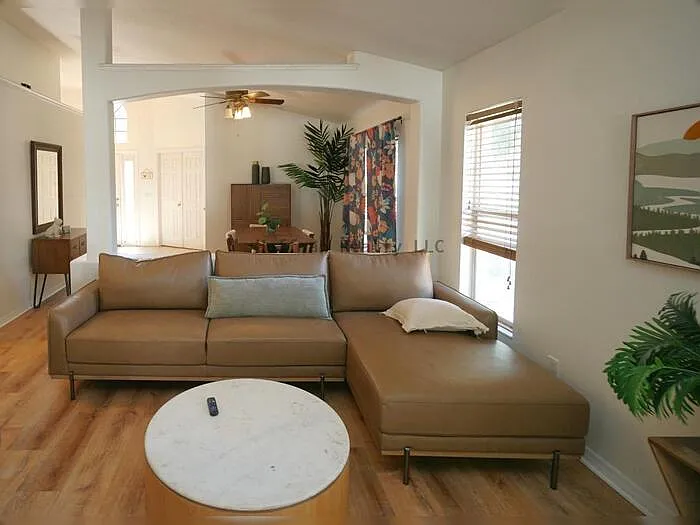 6921 Jamestown Manor Dr — Photo 4