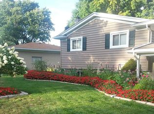 961 Lynndale Dr, Rochester Hills, MI 48309