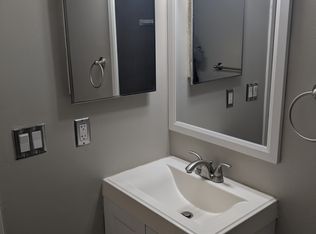 1121 Poplar St #B-23, Fenton, MI 48430