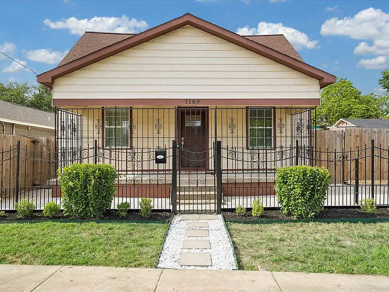 1109 Hays St — Photo 1