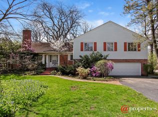 1790 Ridgelee Rd, Highland Park, IL 60035