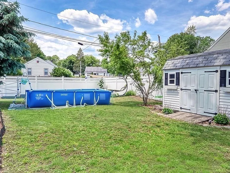 3 Oak Tree Rd — Photo 22