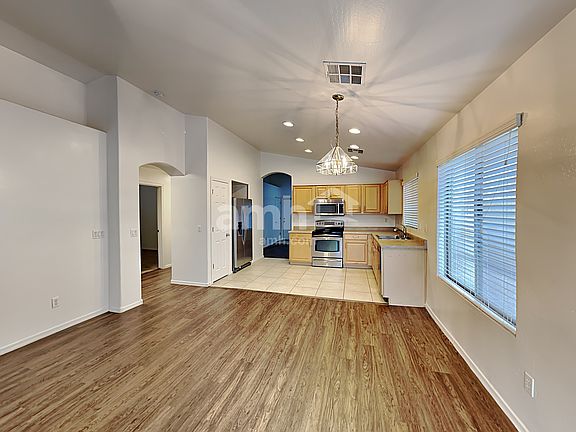 4th image of 1735 W Appaloosa Way