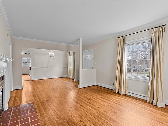 5th image of 1813 Colonial Ave