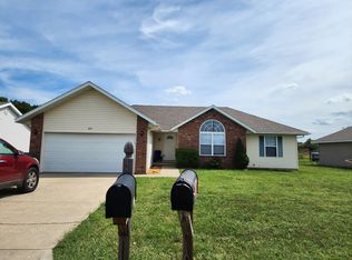 1213 Woodland Rdg, Monett, MO 65708