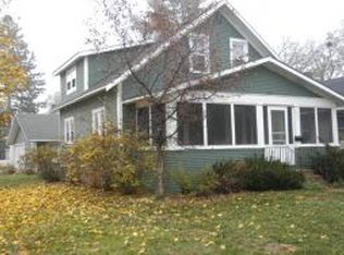 803 Berlin St, Waupaca, WI 54981