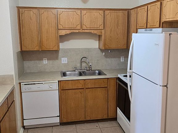 4th image of 4003 Nadine Dr APT C