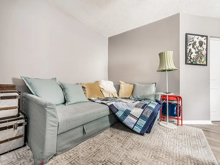 422 N Walcott St #A — Photo 9