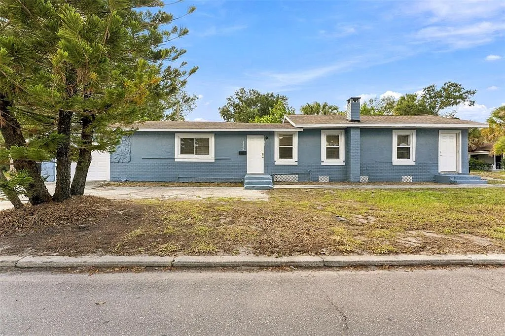 4 bed, 2.0 bath, 1403 sqft, $2,500 — Photo 2