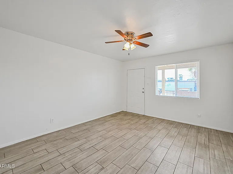 903 N 22nd Pl — Photo 3