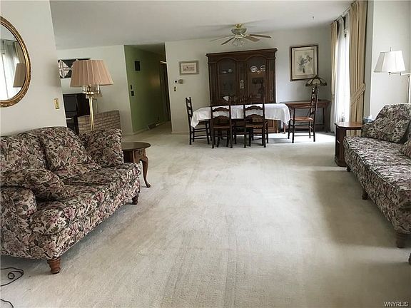 5th image of 25 Thornapple Ln