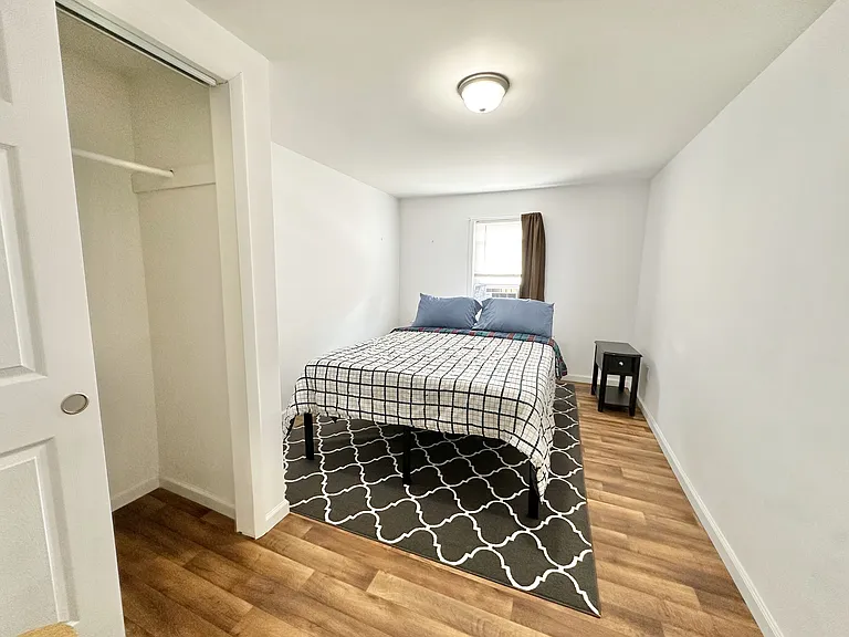 818 C St — Photo 17